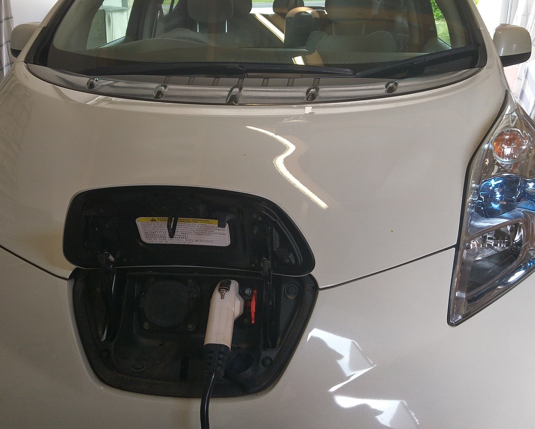 Charging the battery in a Nissan LEAF